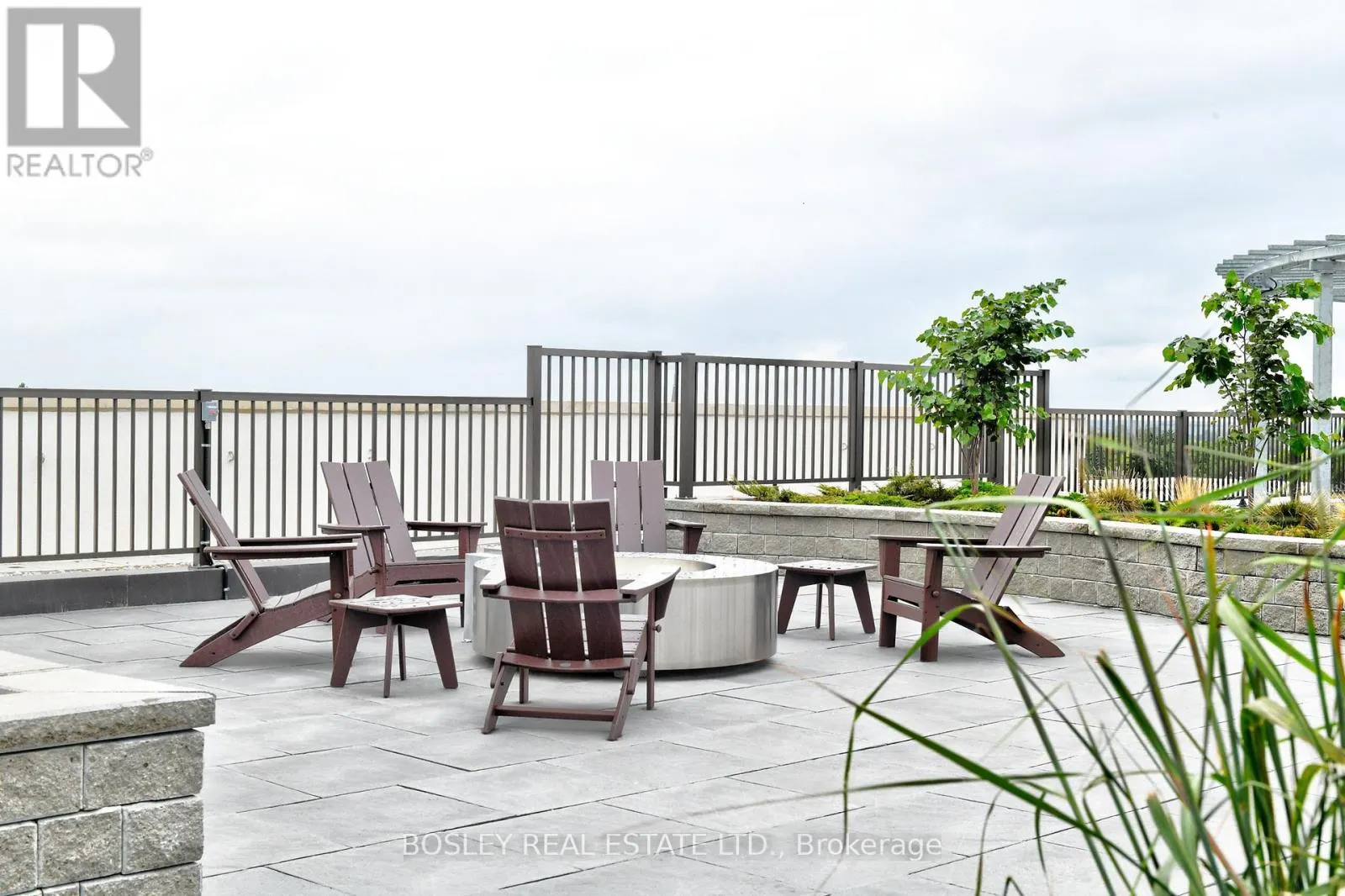 310 - 1 HUME STREET S