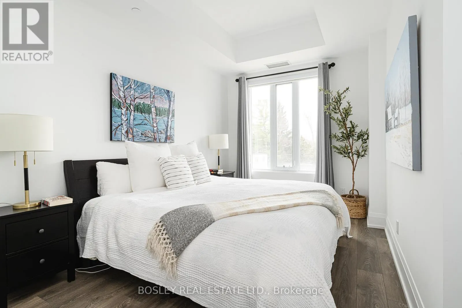 310 - 1 HUME STREET S