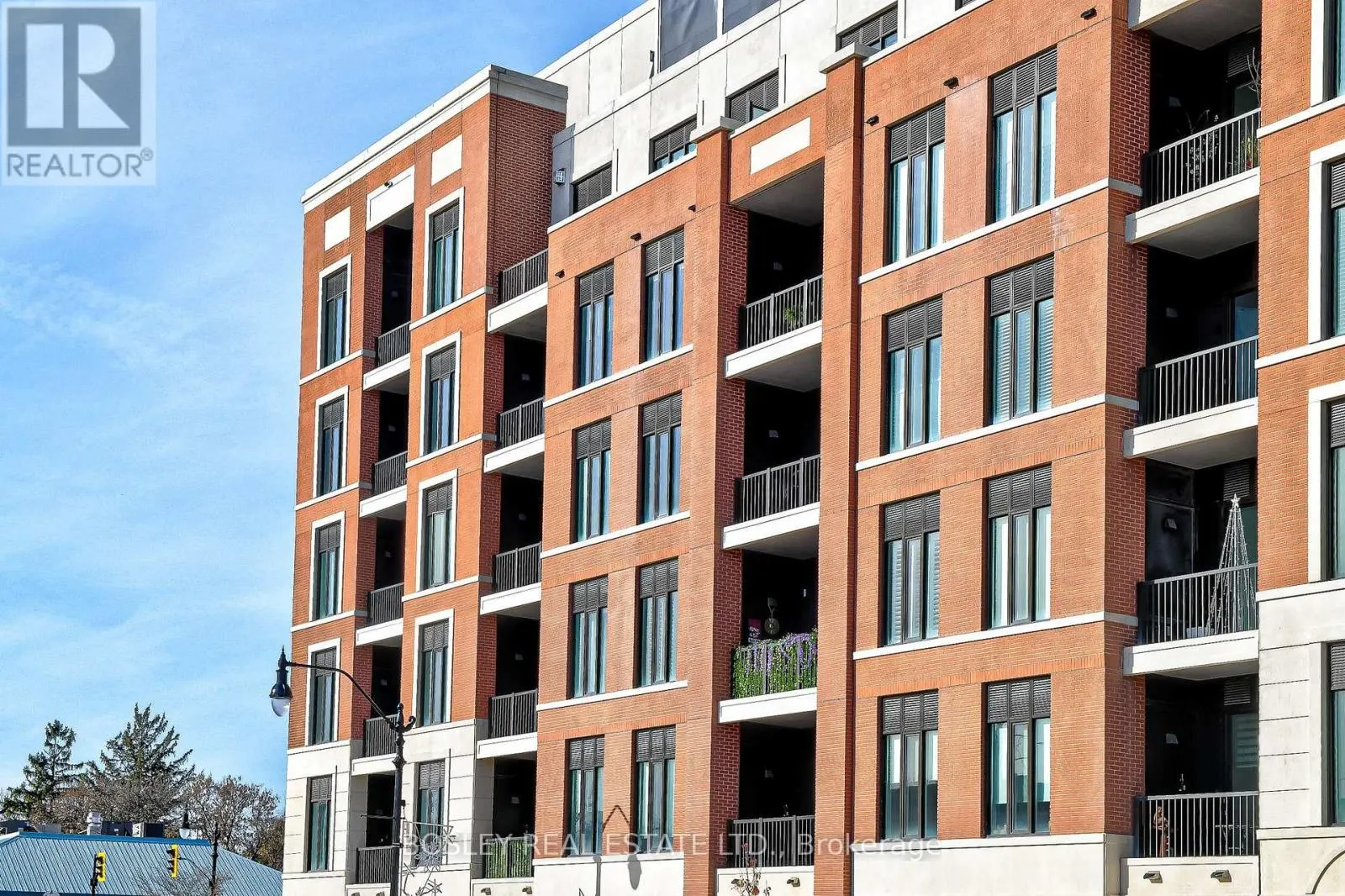 310 - 1 HUME STREET S