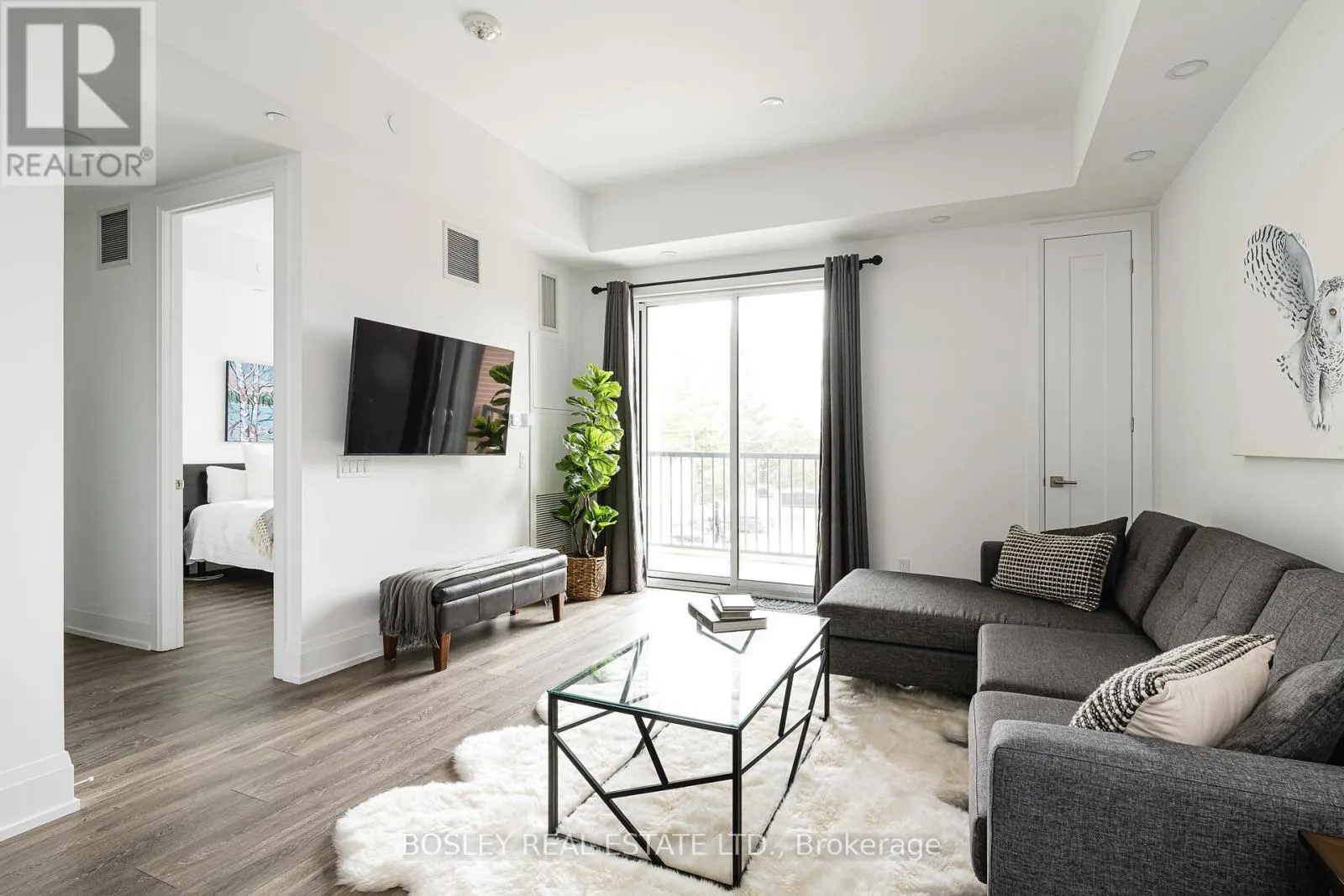 310 - 1 HUME STREET S