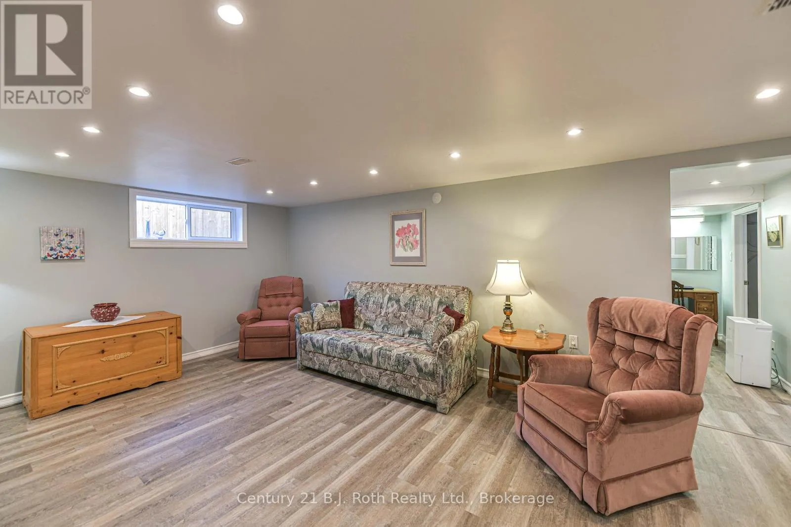 262 LAWRENCE AVENUE