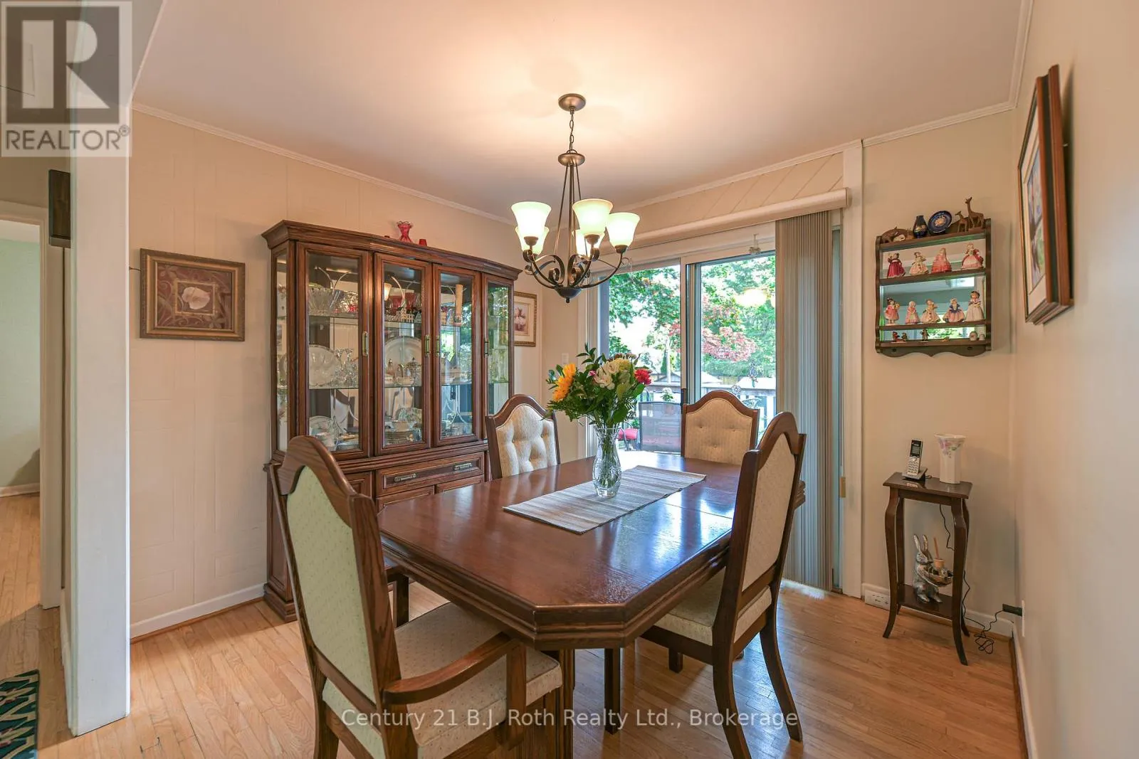 262 LAWRENCE AVENUE