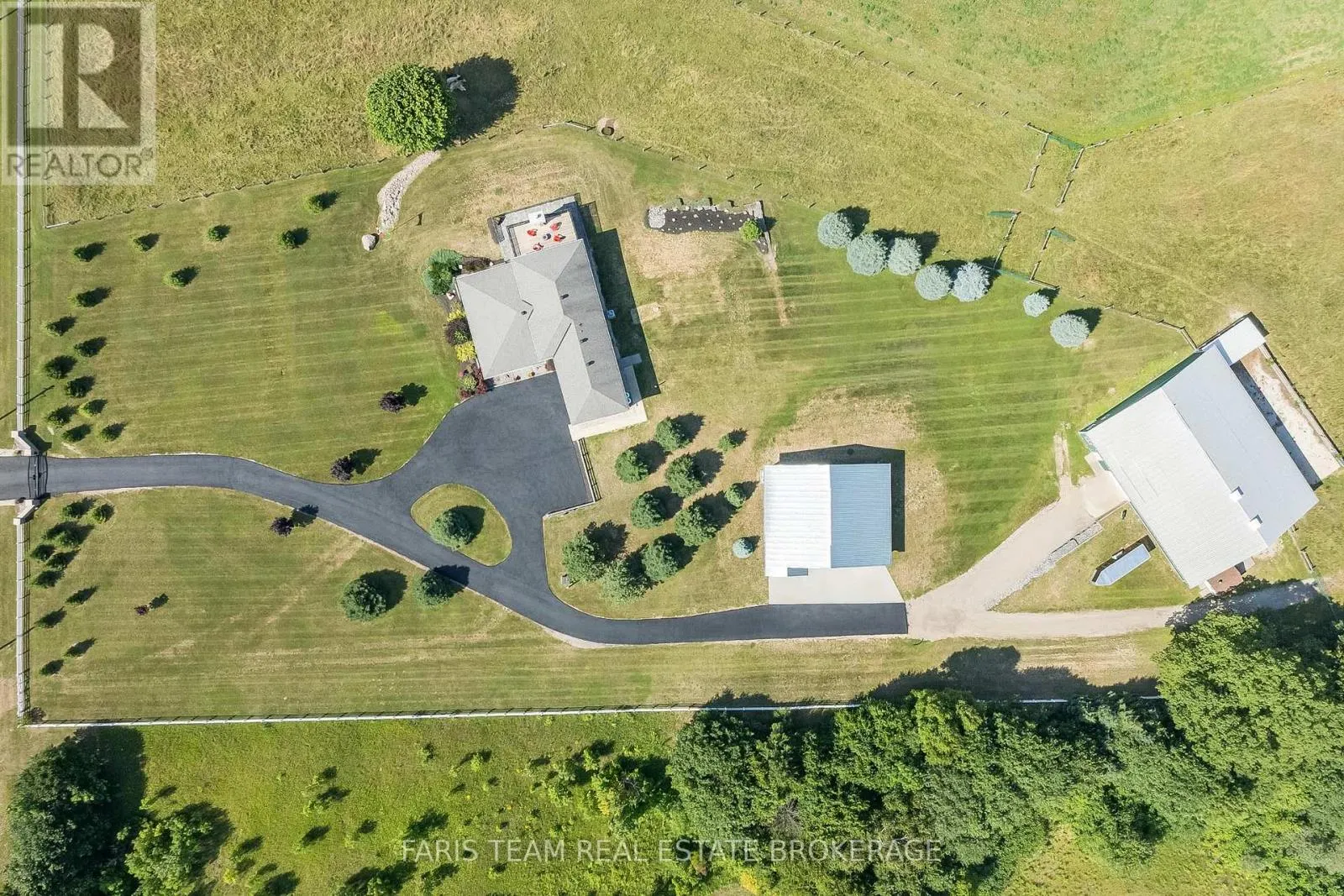 130 CONCESSION 15 W