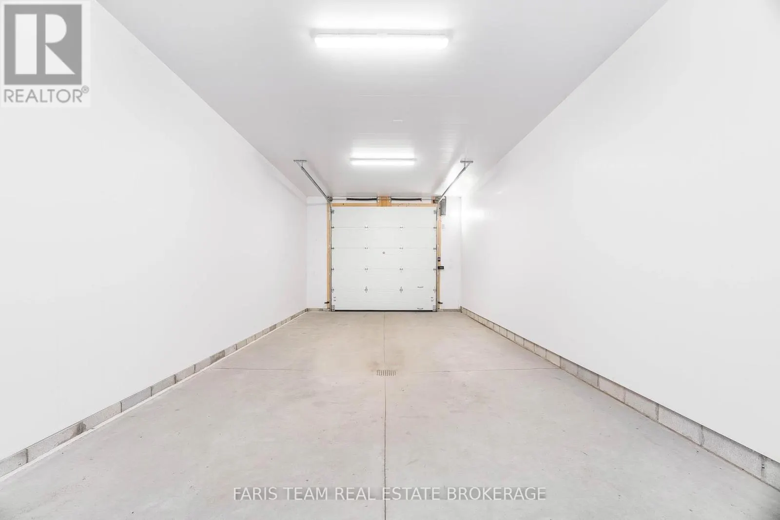 130 CONCESSION 15 W