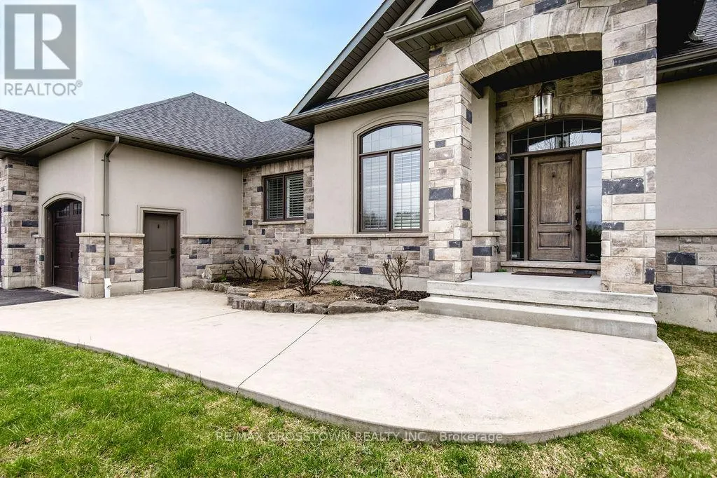 25 MENNILL DRIVE