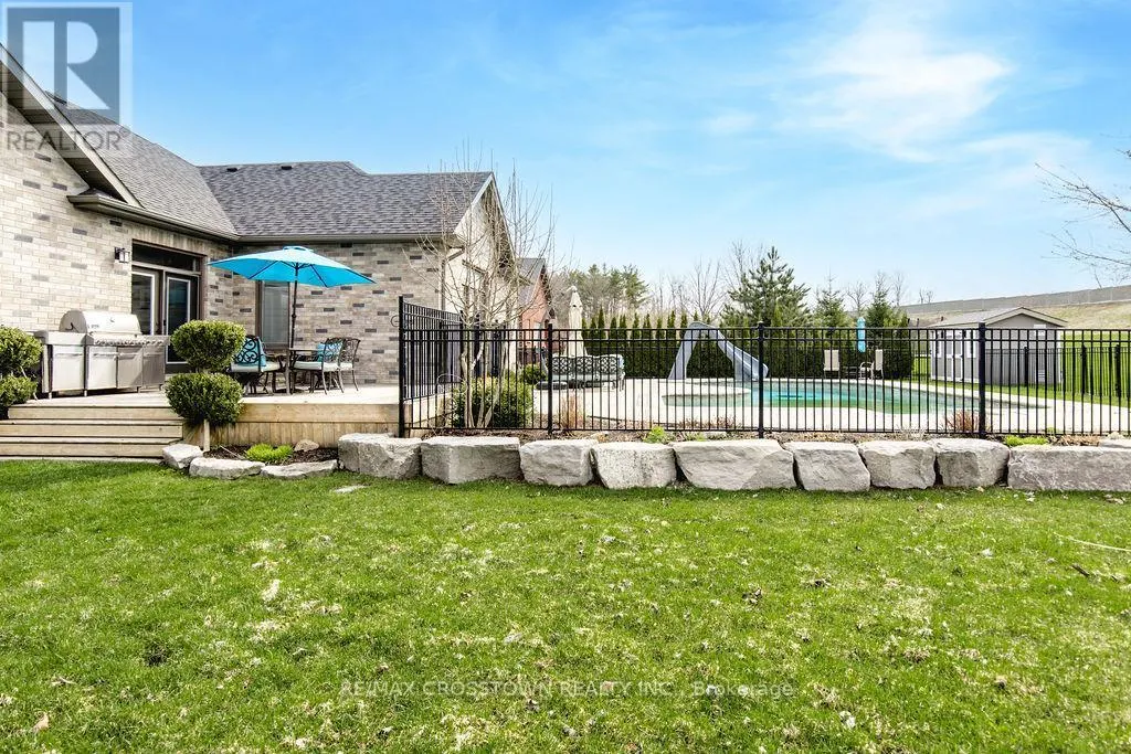 25 MENNILL DRIVE