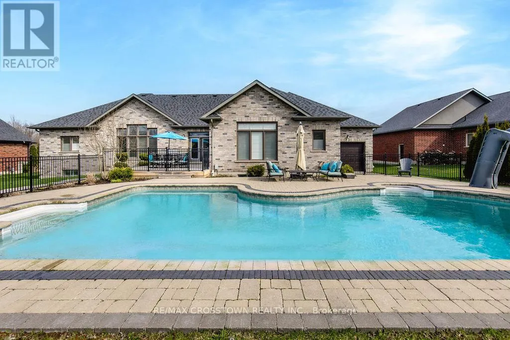 25 MENNILL DRIVE