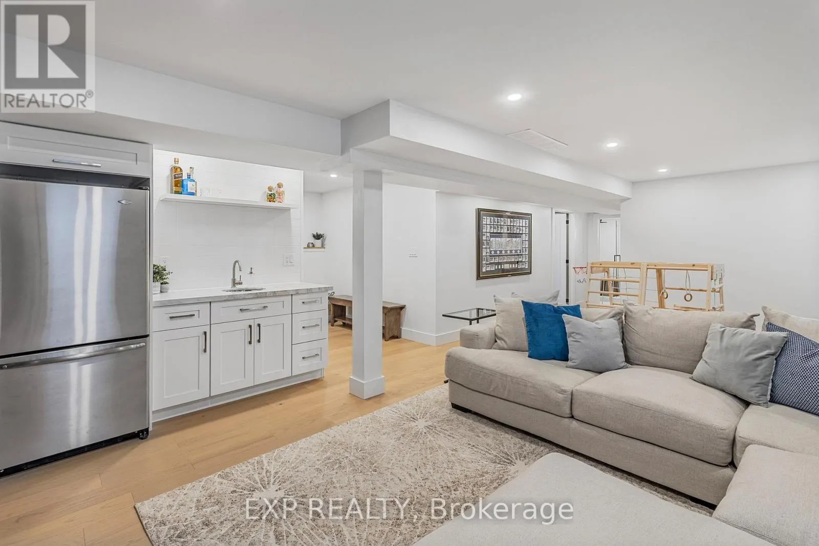 68 49TH STREET N