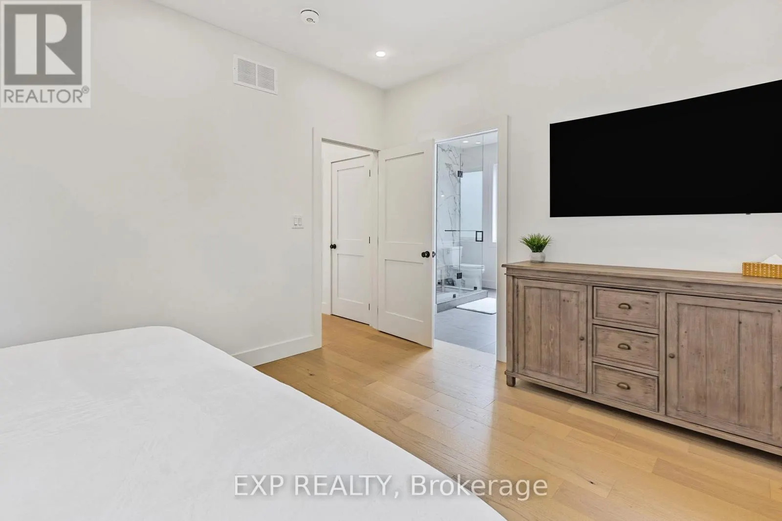 68 49TH STREET N