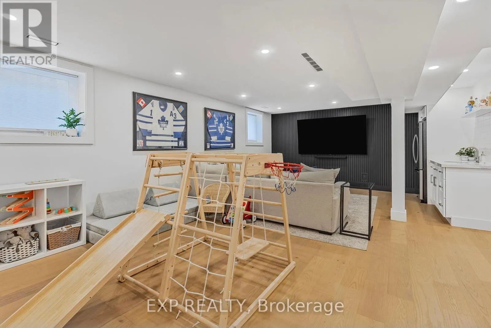 68 49TH STREET N