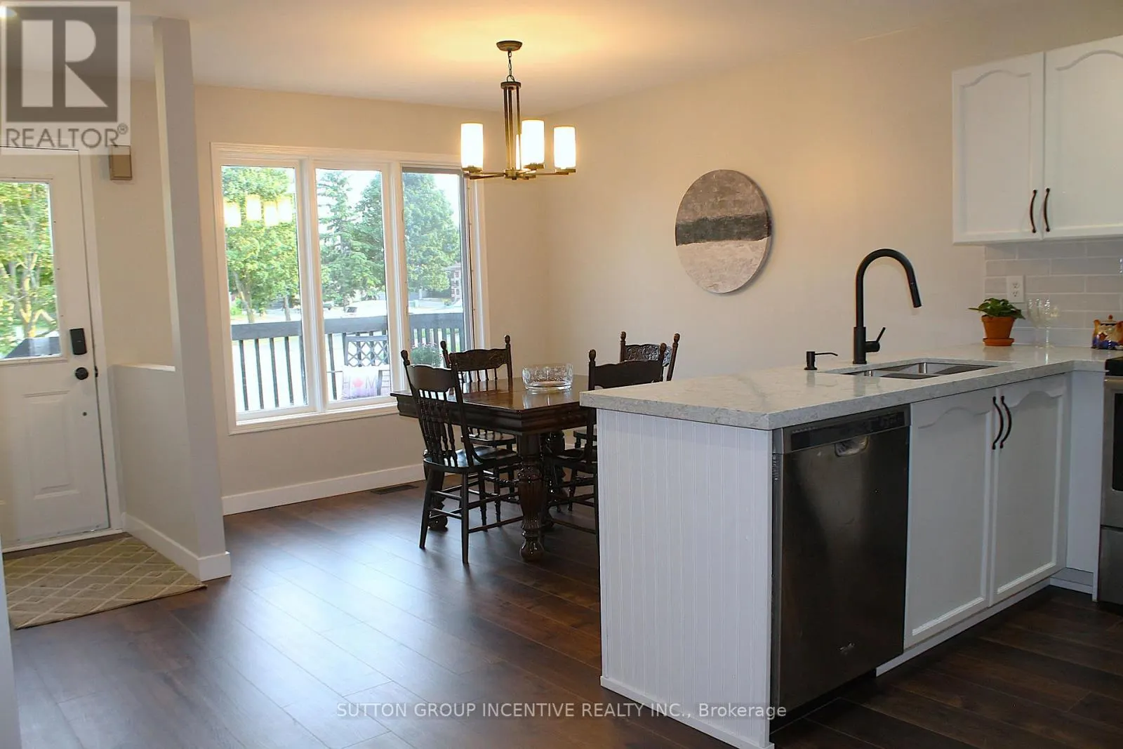 30 ASSINIBOINE DRIVE