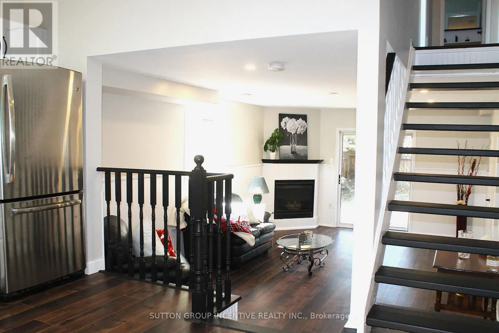 30 ASSINIBOINE DRIVE