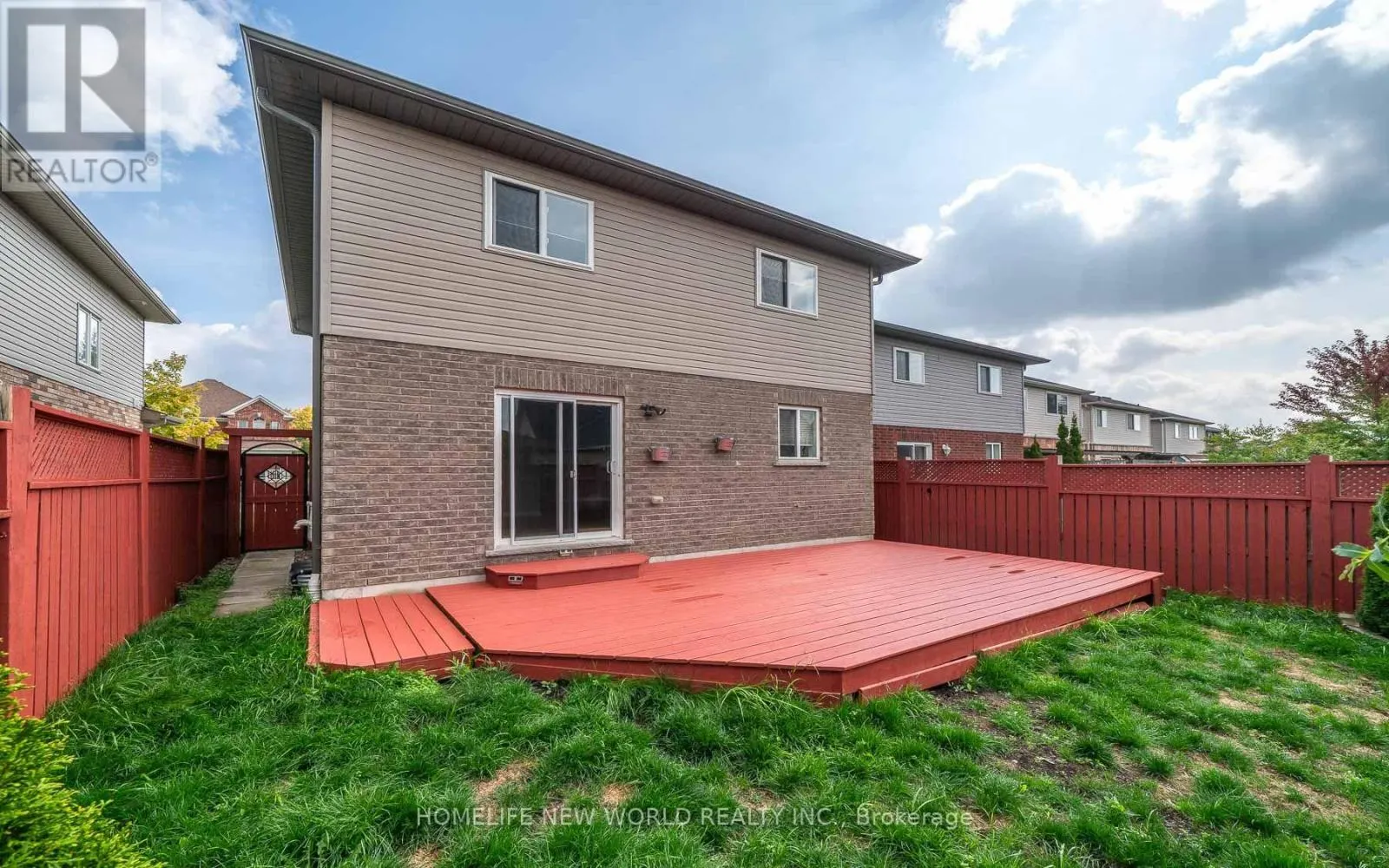81 WHITE CRESCENT