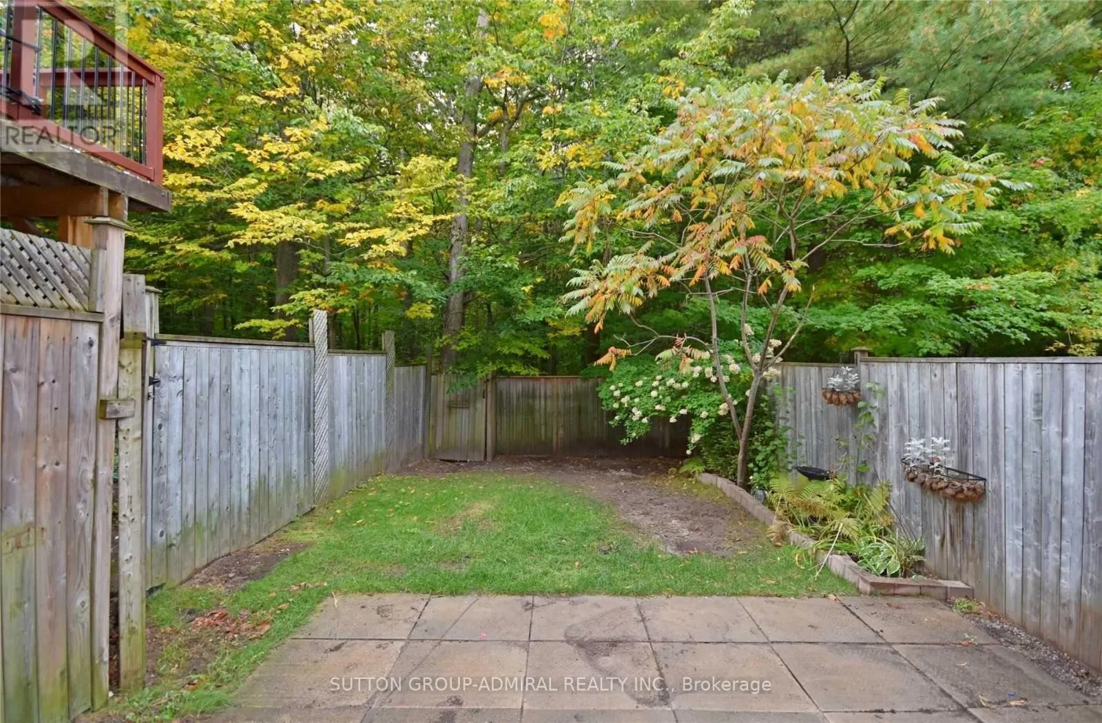 UPPER - 70 HAWTHORNE CRESCENT