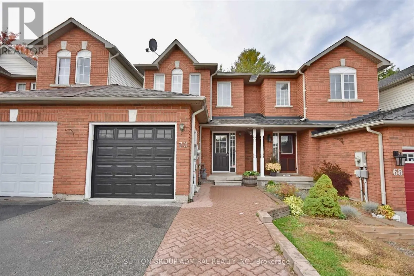 UPPER - 70 HAWTHORNE CRESCENT