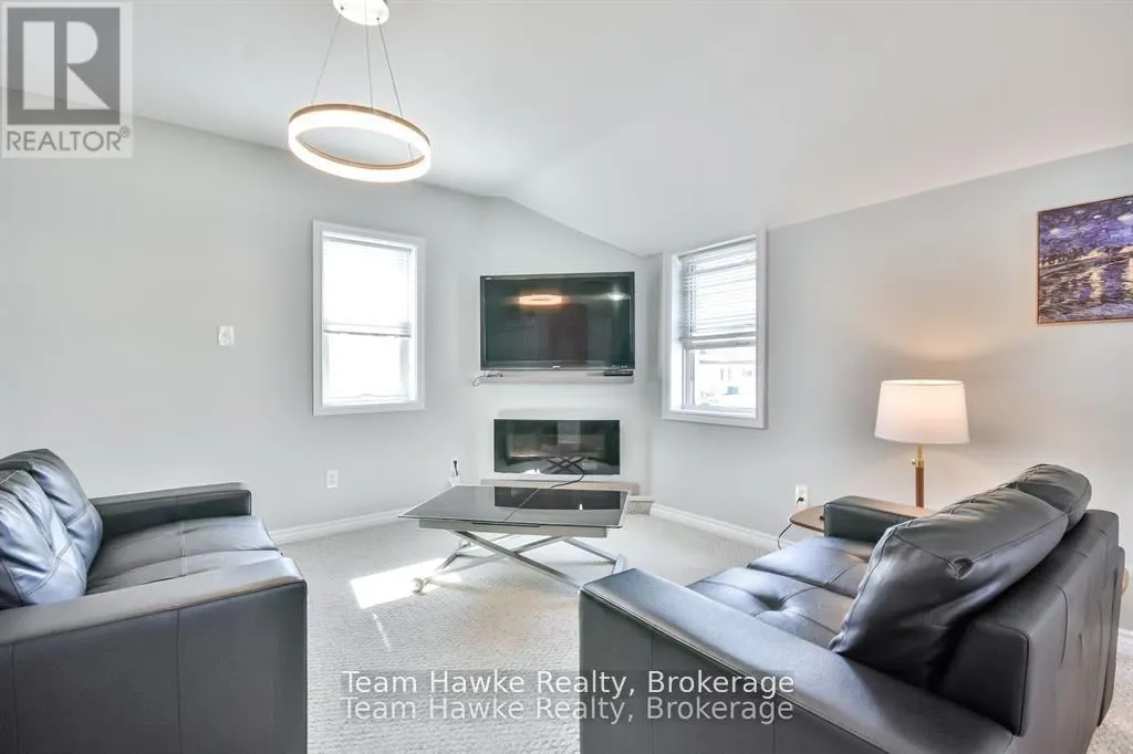 183 LINDSAY STREET