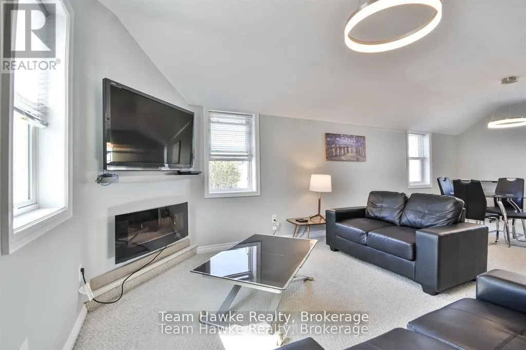 183 LINDSAY STREET