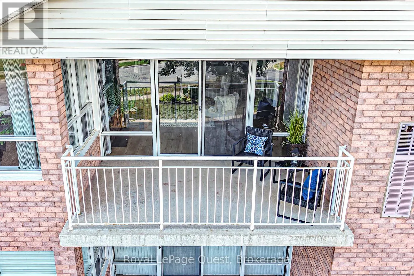 208 - 20 MUSEUM DRIVE, #208