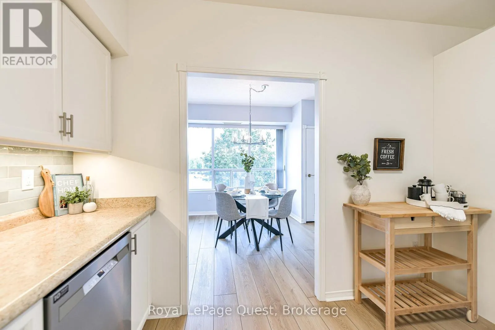 208 - 20 MUSEUM DRIVE, #208