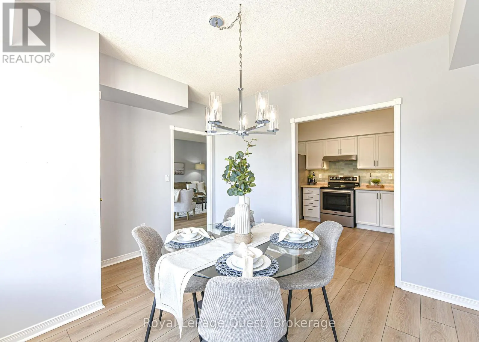 208 - 20 MUSEUM DRIVE, #208