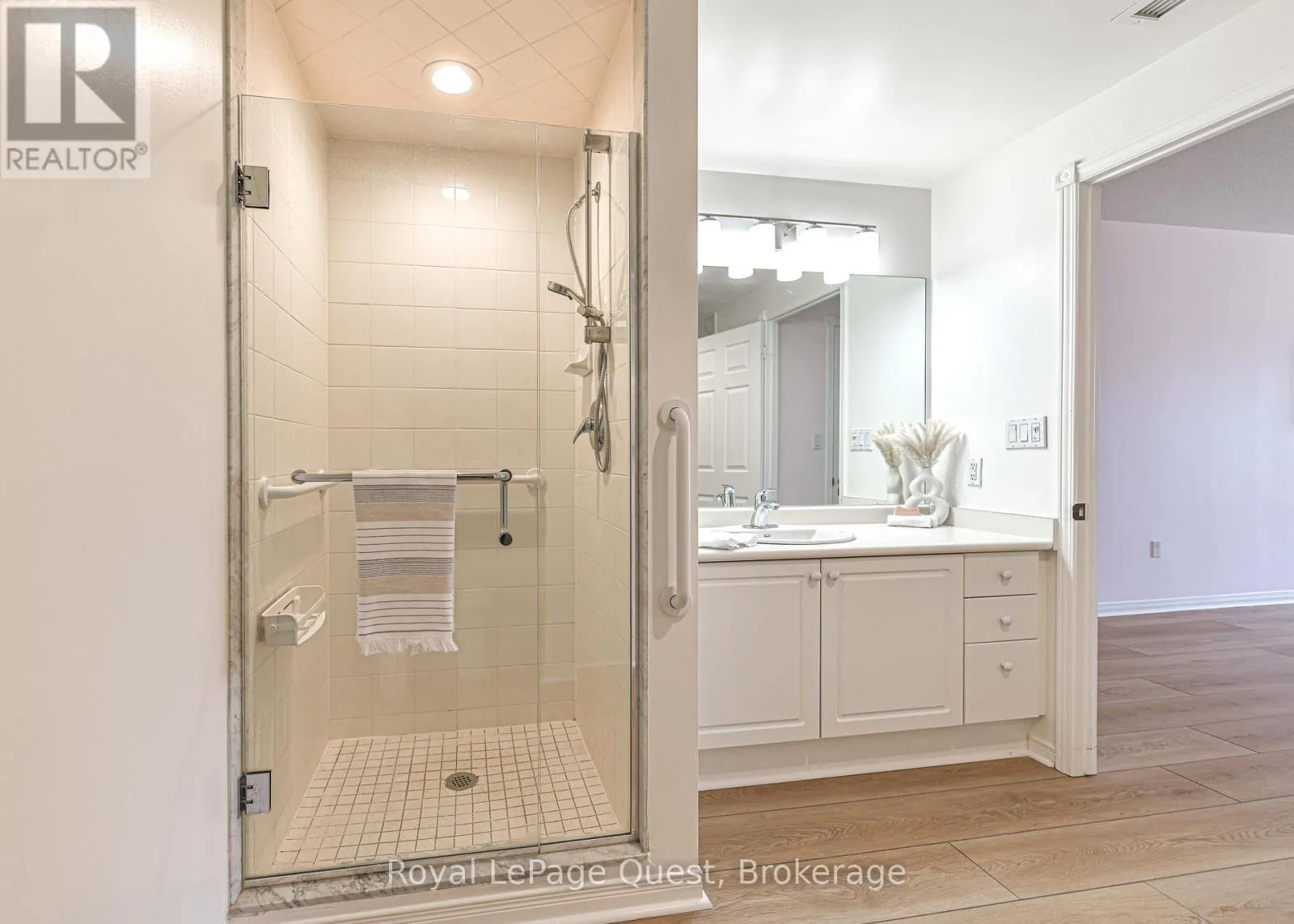 208 - 20 MUSEUM DRIVE, #208