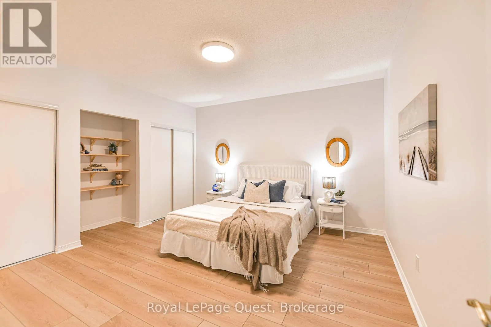 208 - 20 MUSEUM DRIVE, #208