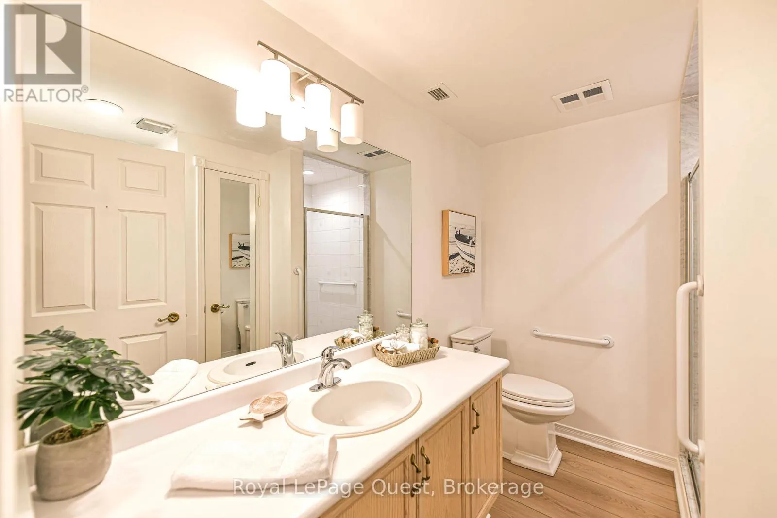 208 - 20 MUSEUM DRIVE, #208