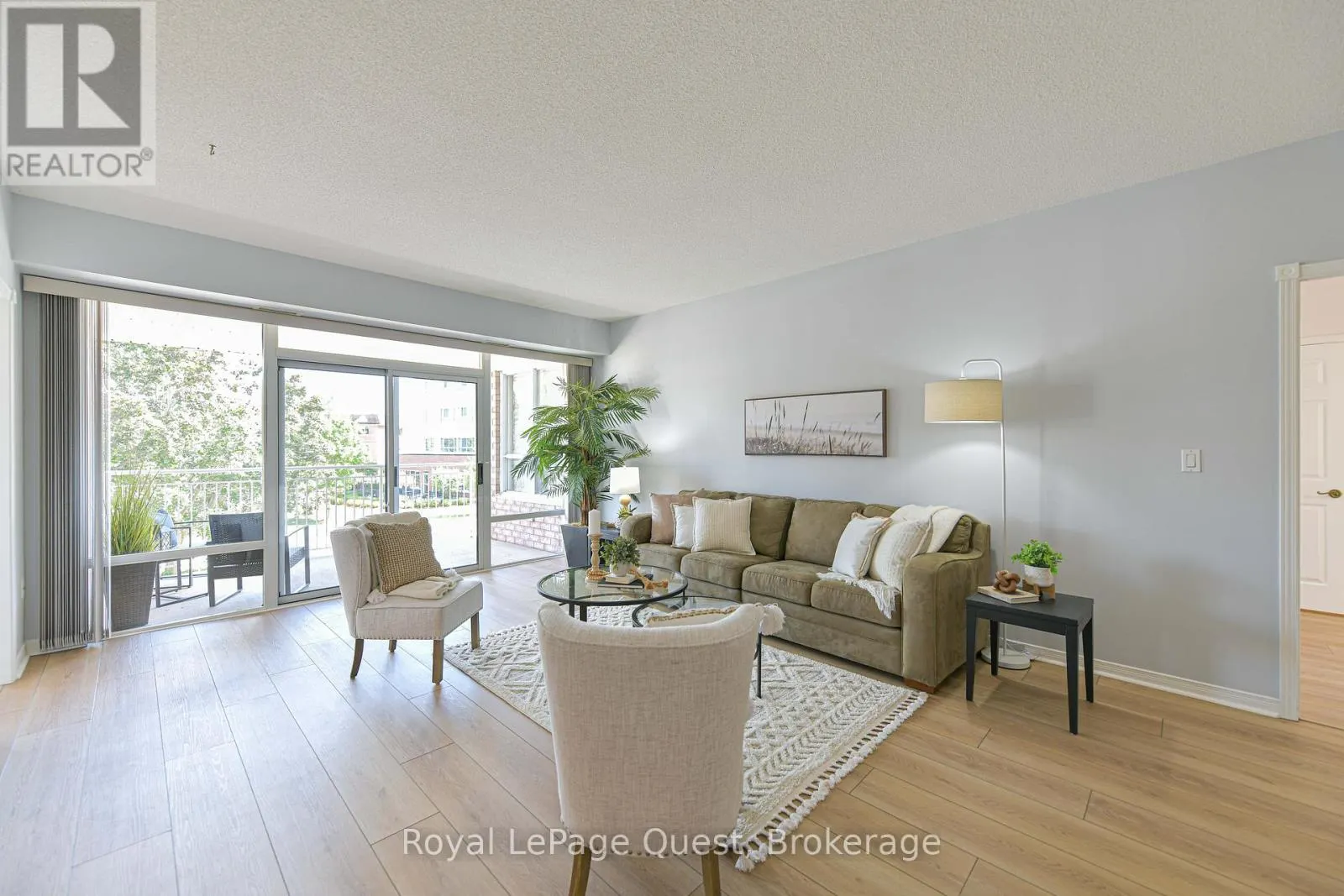 208 - 20 MUSEUM DRIVE, #208