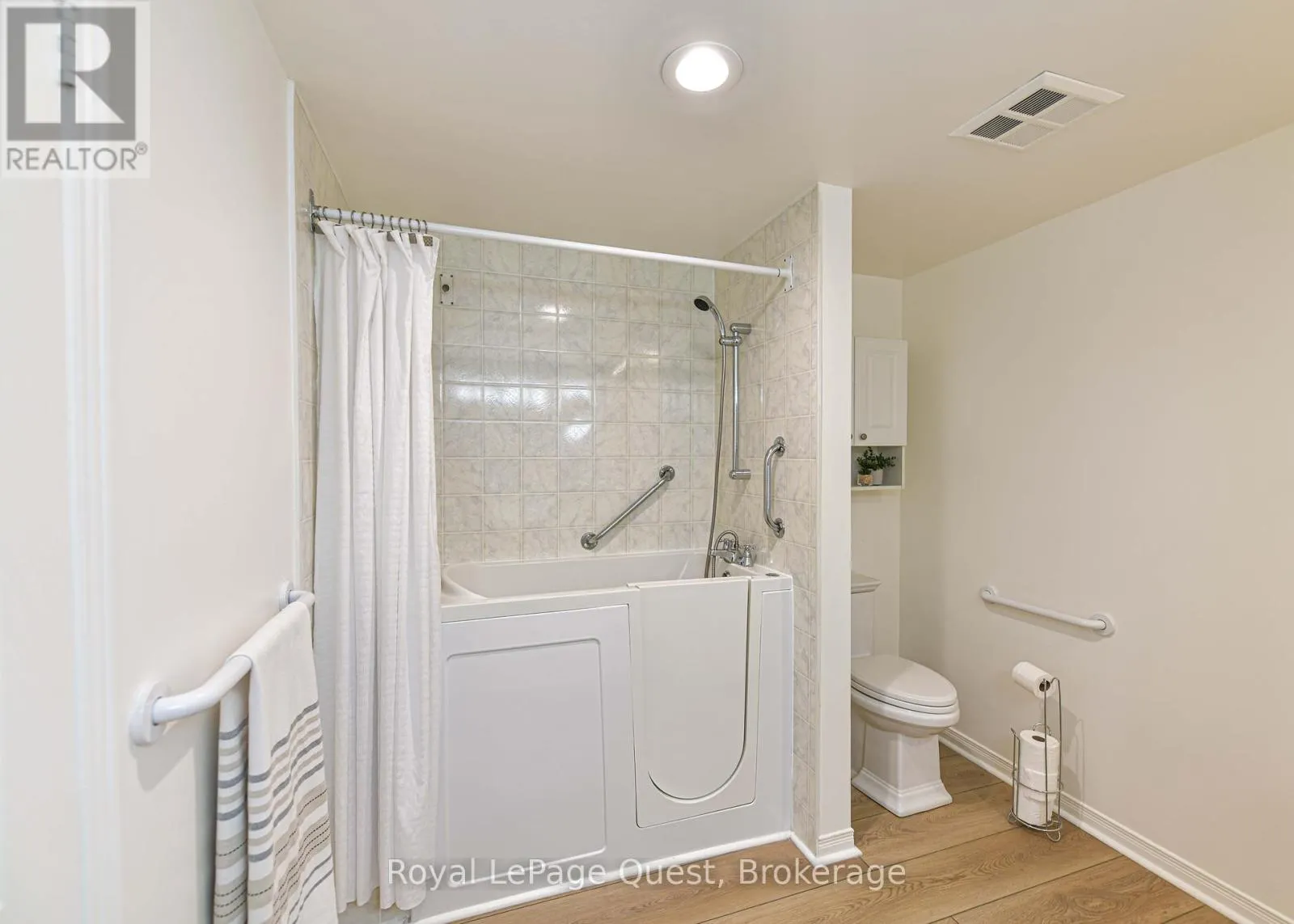 208 - 20 MUSEUM DRIVE, #208