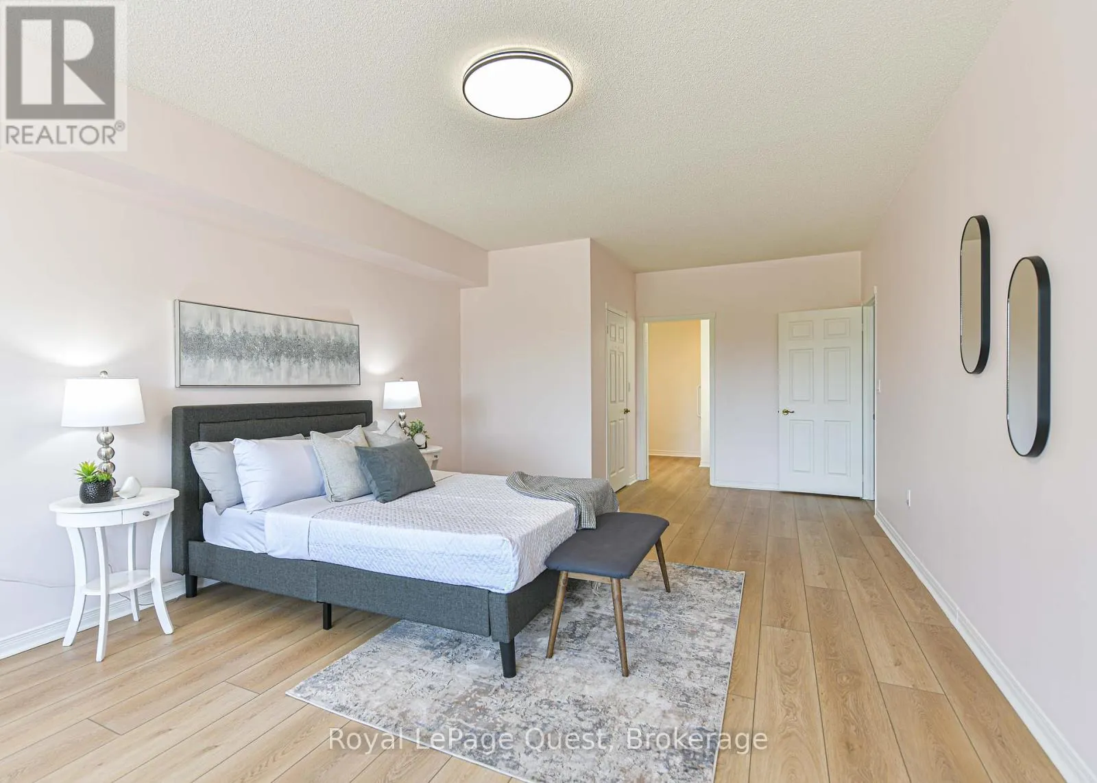 208 - 20 MUSEUM DRIVE, #208