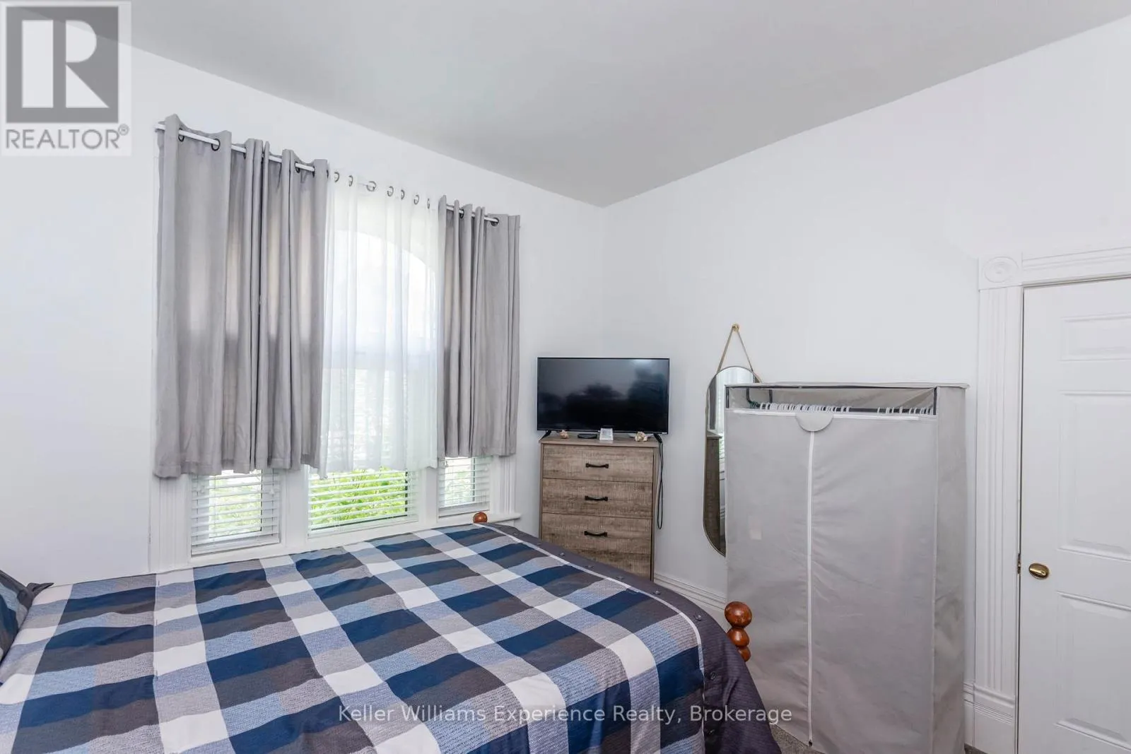 20 YONGE STREET S