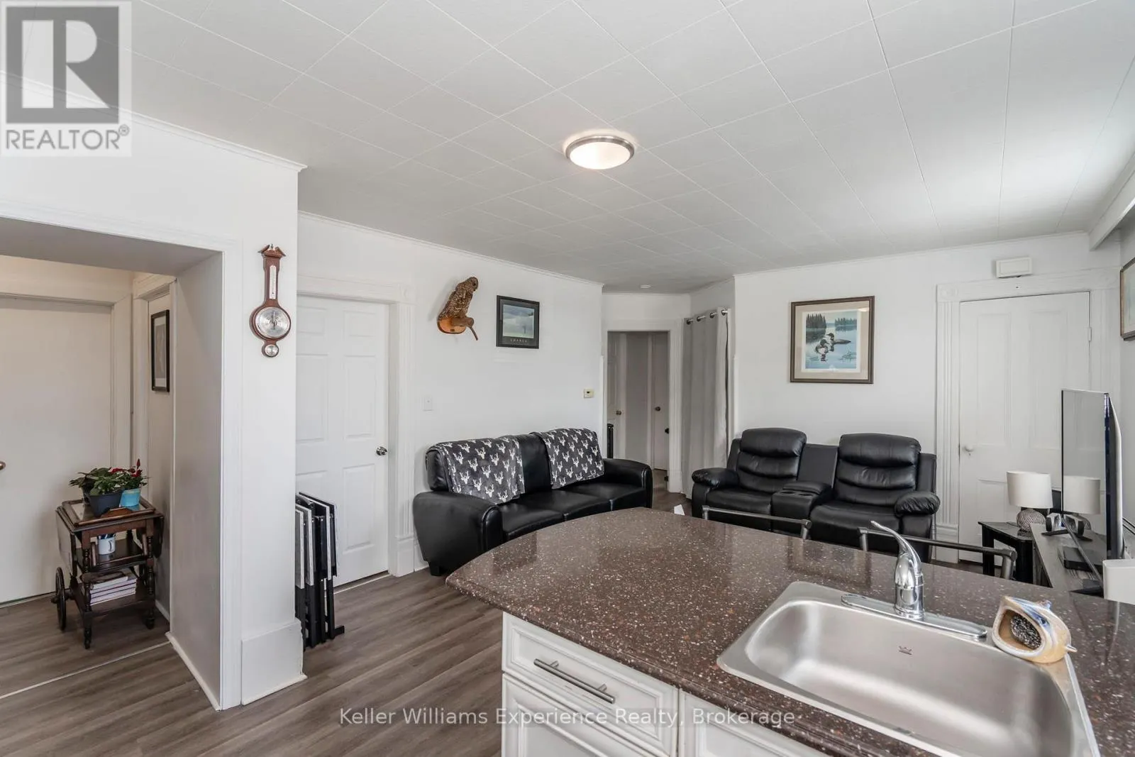 20 YONGE STREET S