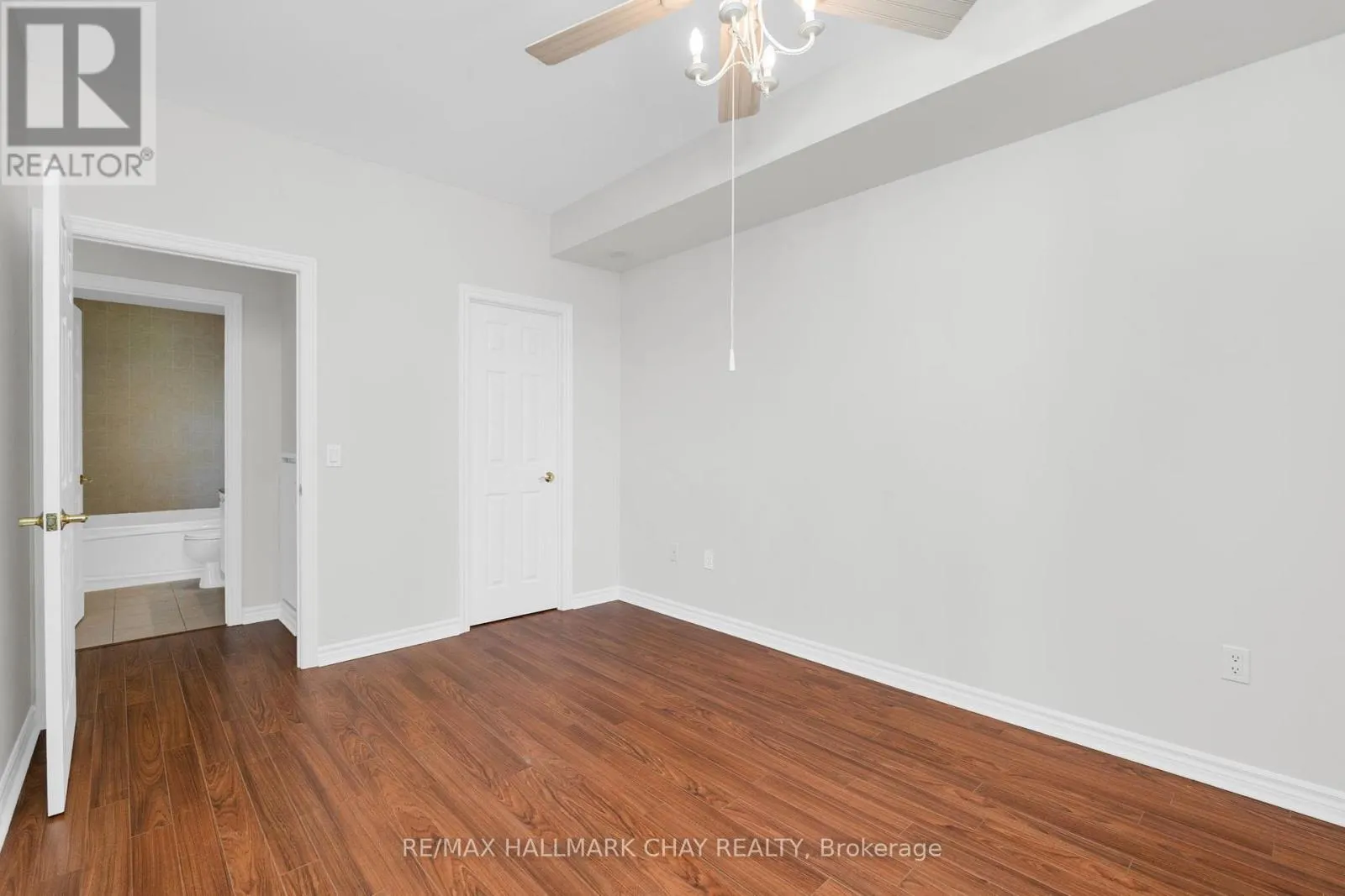 305 - 6 TORONTO STREET