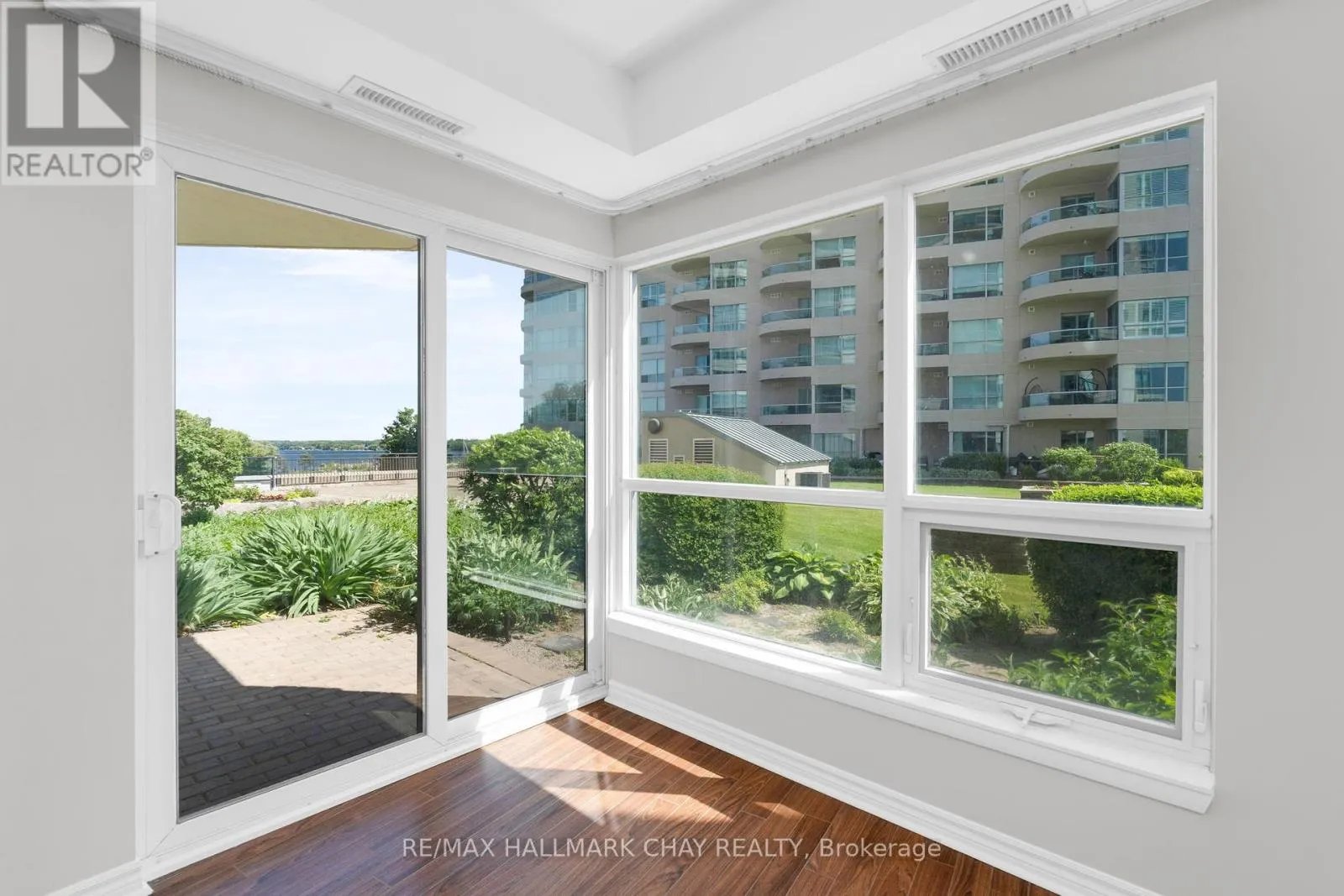305 - 6 TORONTO STREET