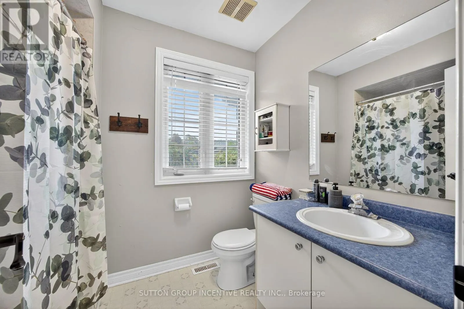 4 DUNNETT DRIVE