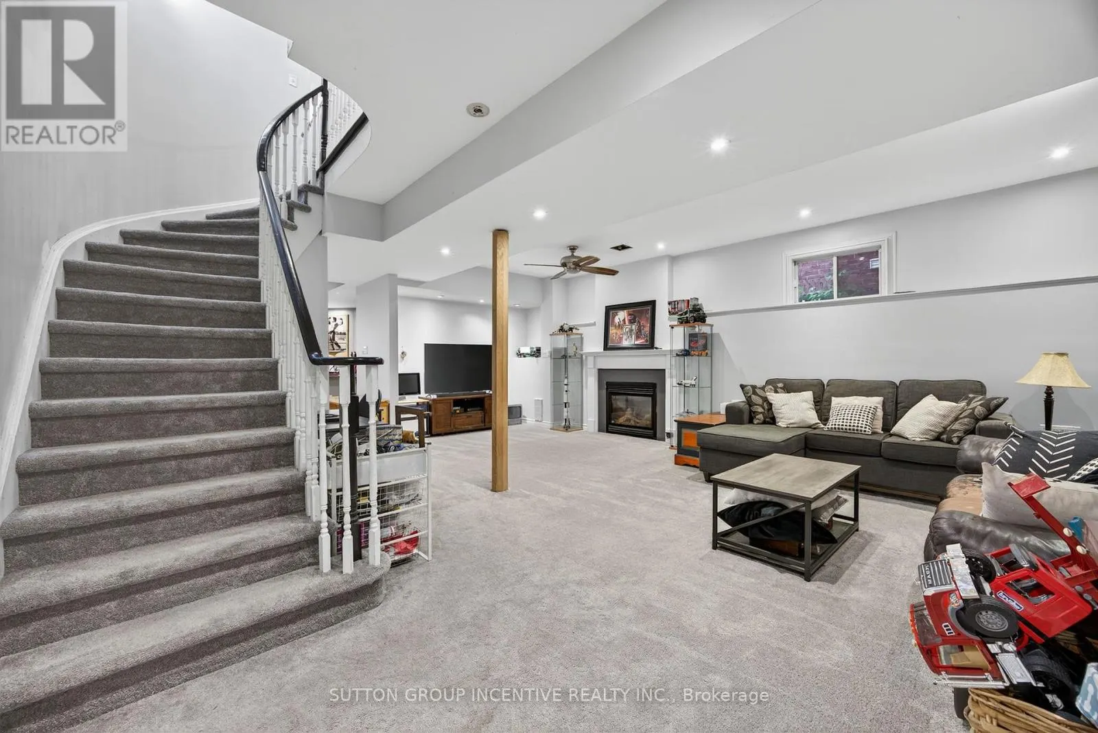 4 DUNNETT DRIVE