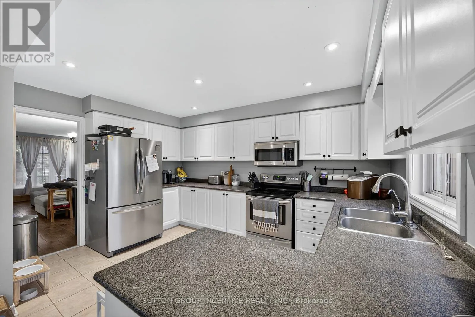 4 DUNNETT DRIVE