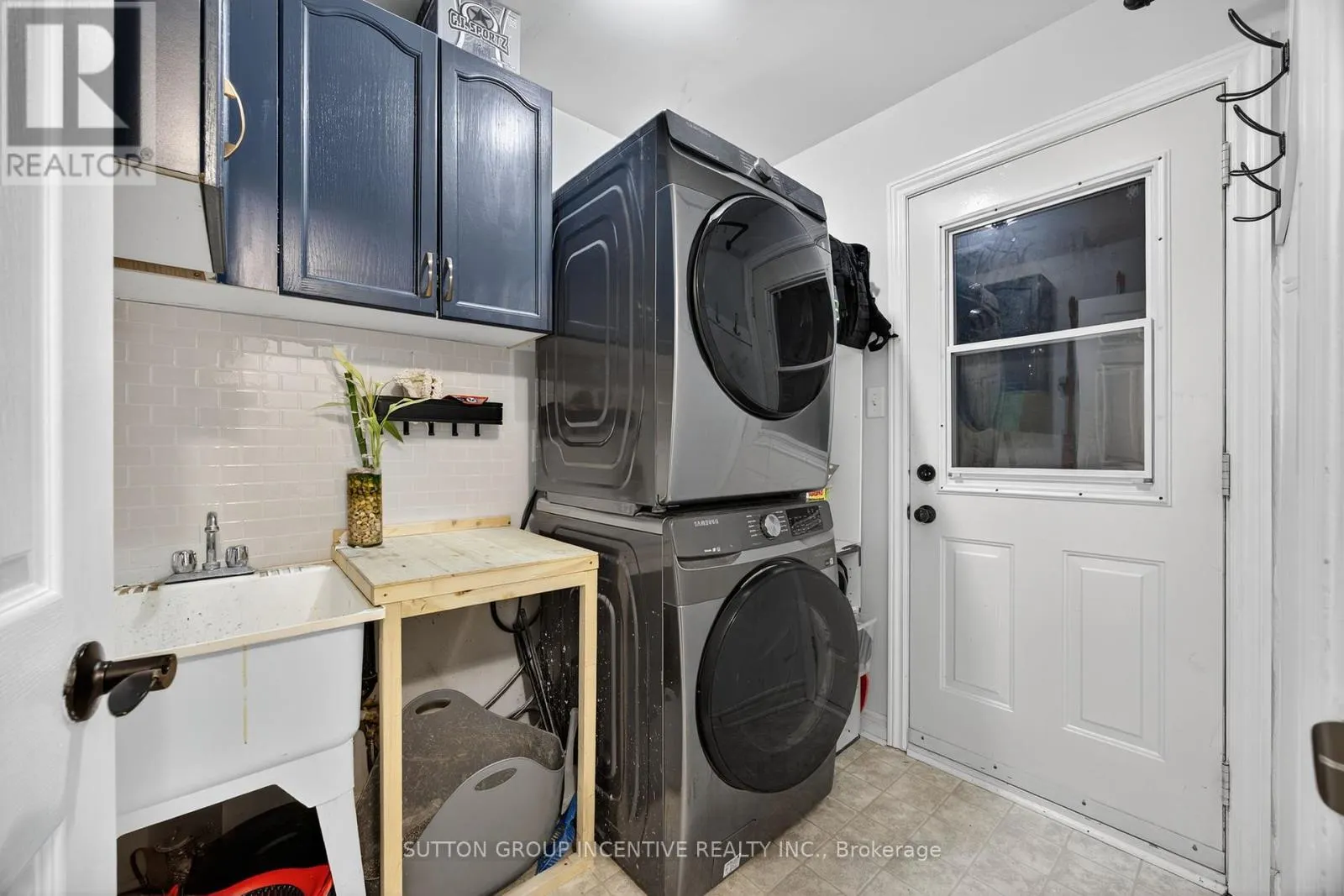 4 DUNNETT DRIVE