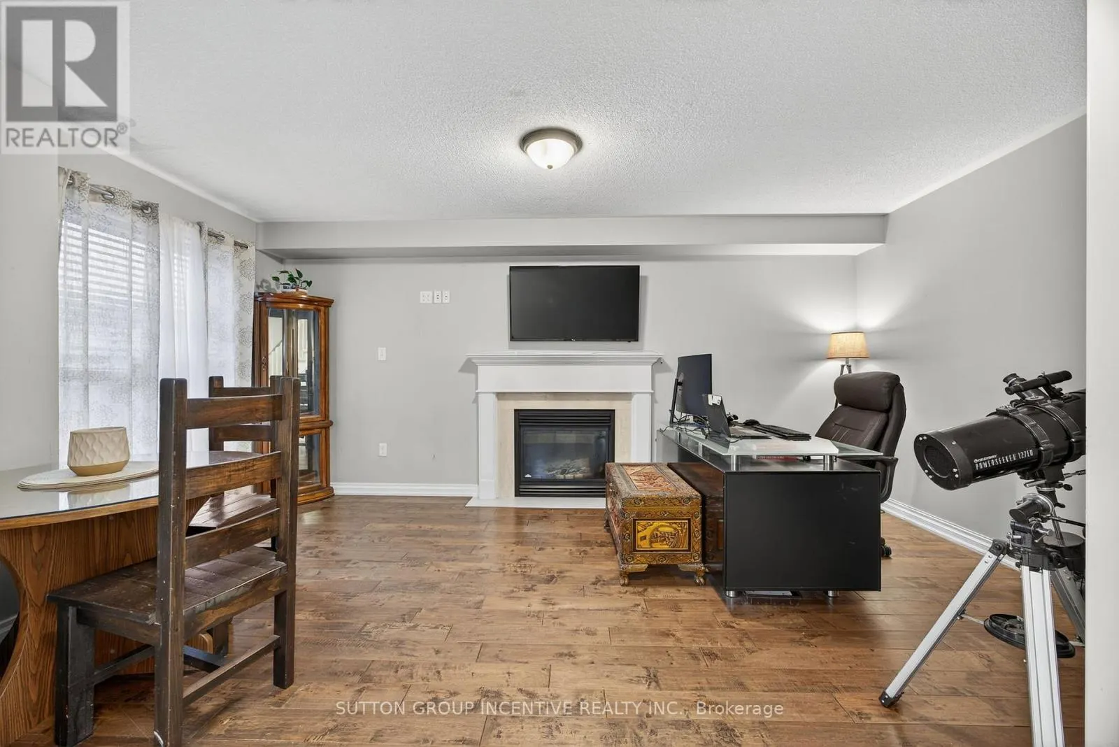 4 DUNNETT DRIVE