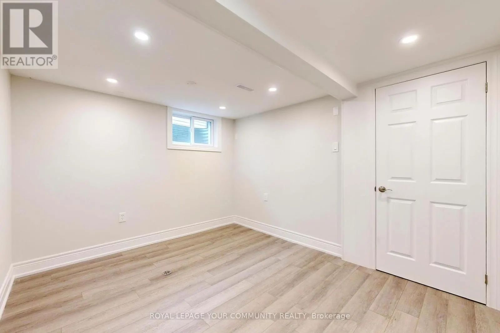 2 CHARLOTTE COURT