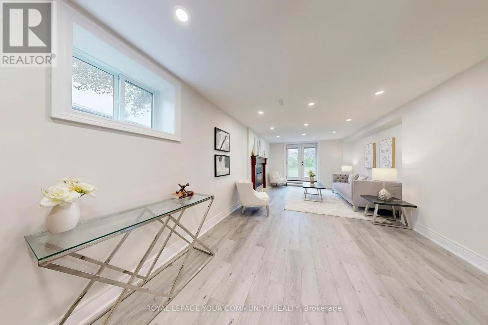 2 CHARLOTTE COURT