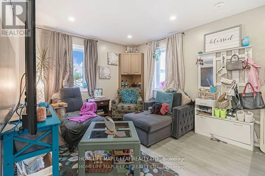 17 MIDDLEBROOK ROAD