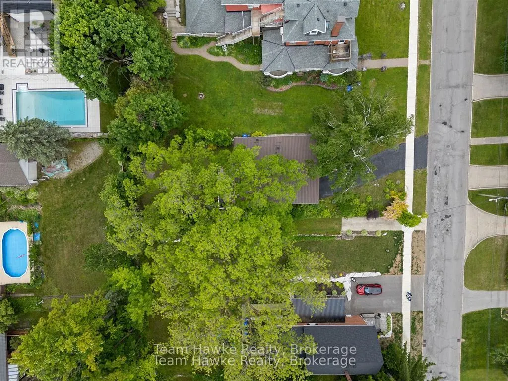 689 DOMINION AVENUE