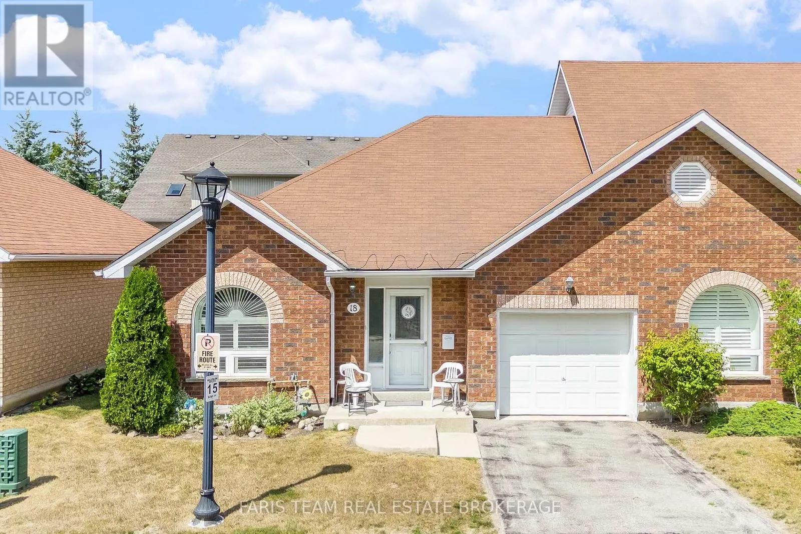 18 - 318 LITTLE AVENUE