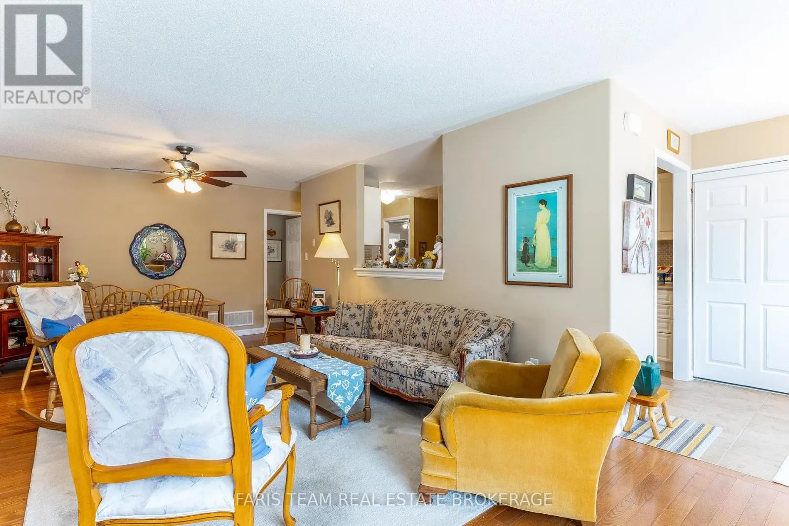 18 - 318 LITTLE AVENUE