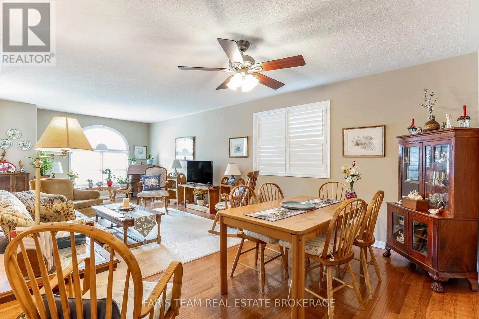 18 - 318 LITTLE AVENUE