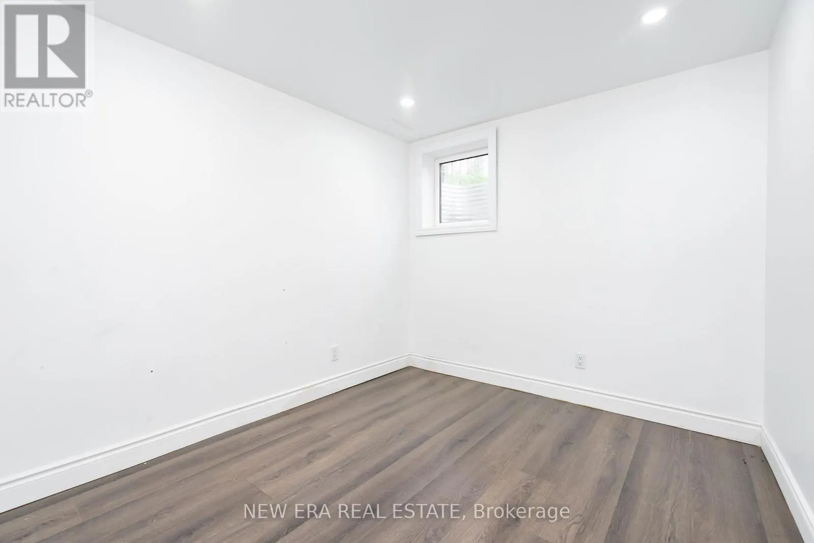 34 LAMPMAN LANE