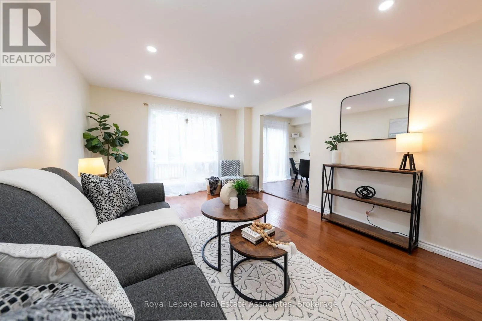 41 BARRETT CRESCENT