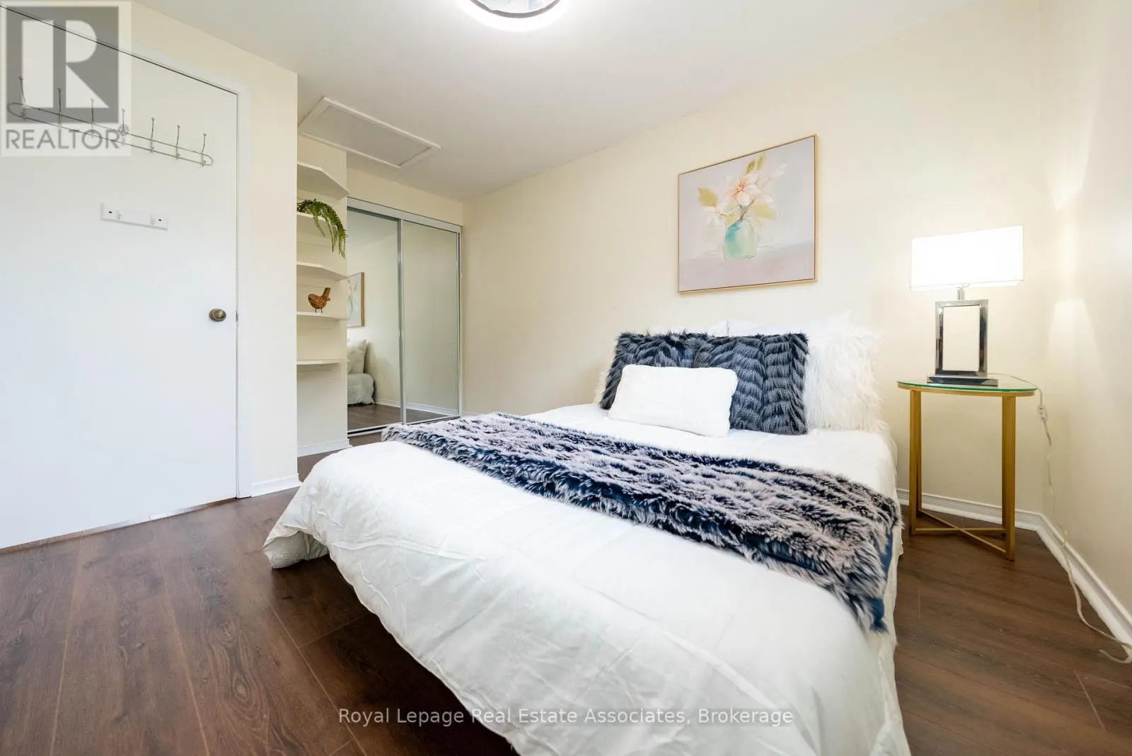 41 BARRETT CRESCENT