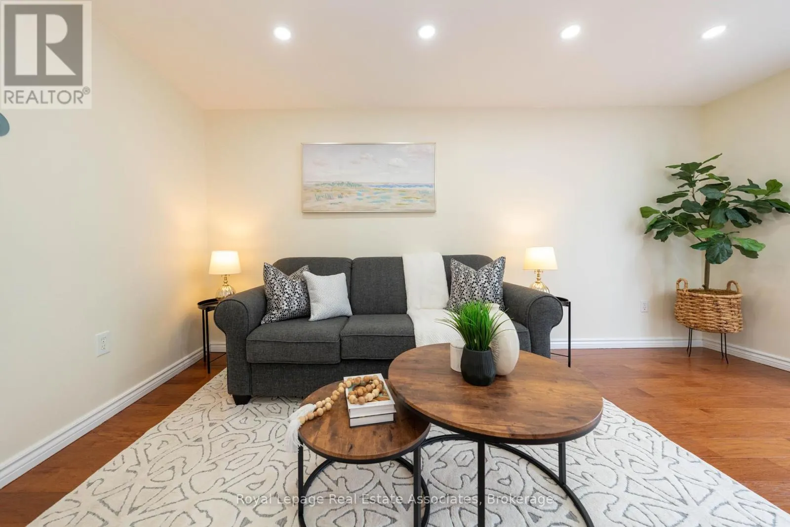 41 BARRETT CRESCENT